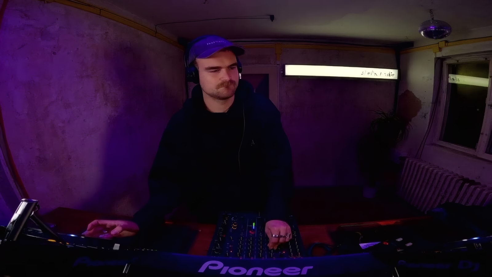 Amphibian Rec. w/ atch22