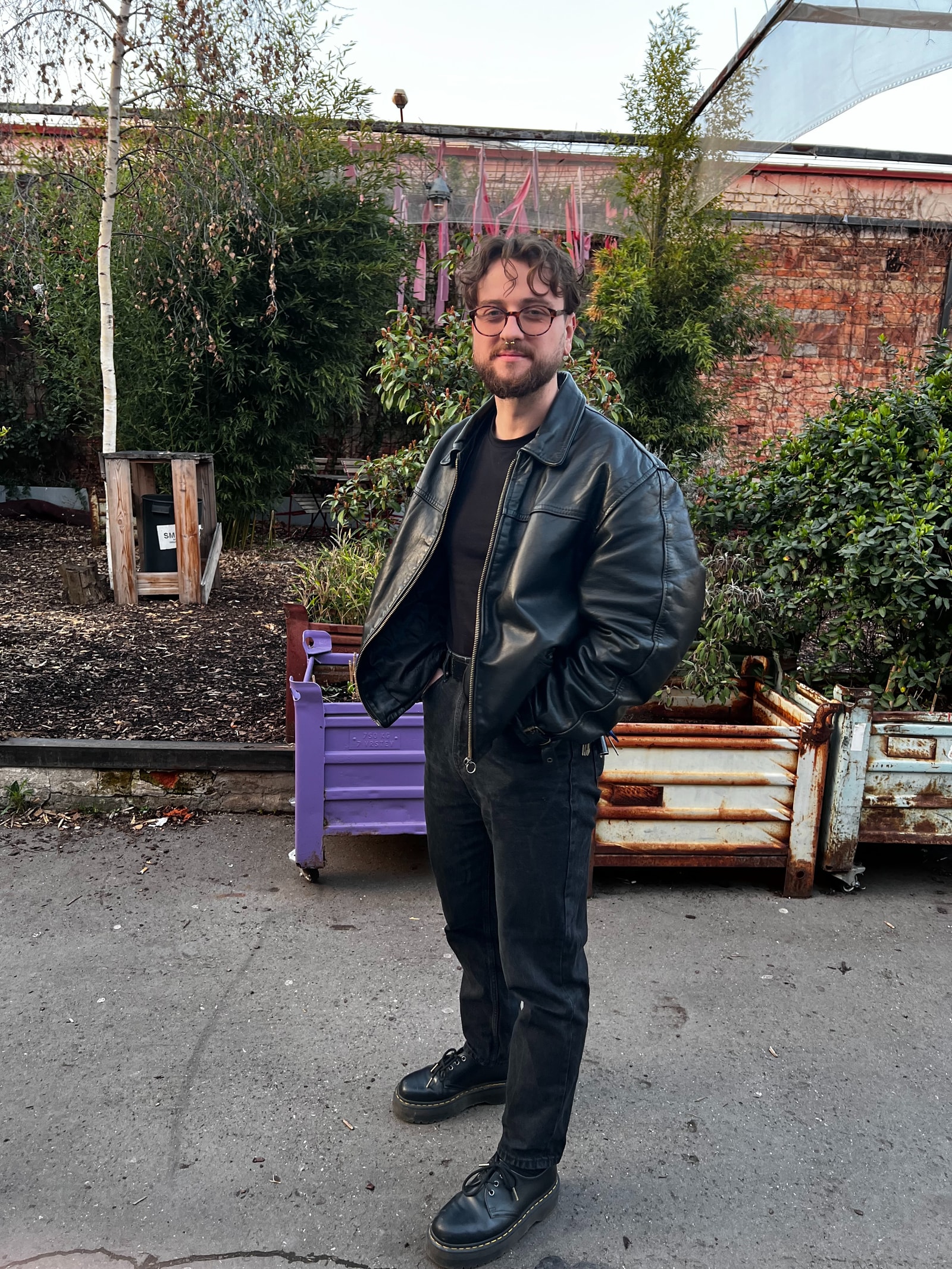 Shella Invites: Sharlatan