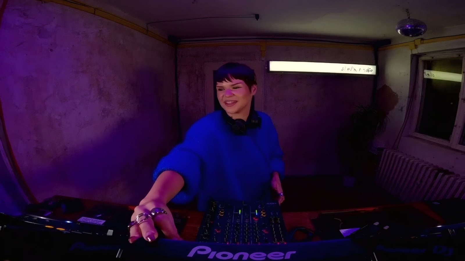 EXTRAVGNZA w/ Fembot