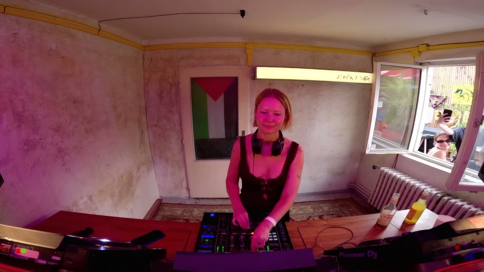 Je ne Sais Quoi w/ Zima 