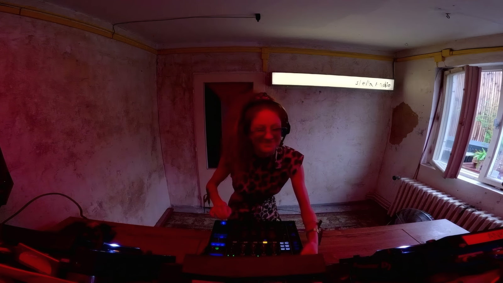 Pornstar martini diskothek w/ De Mode